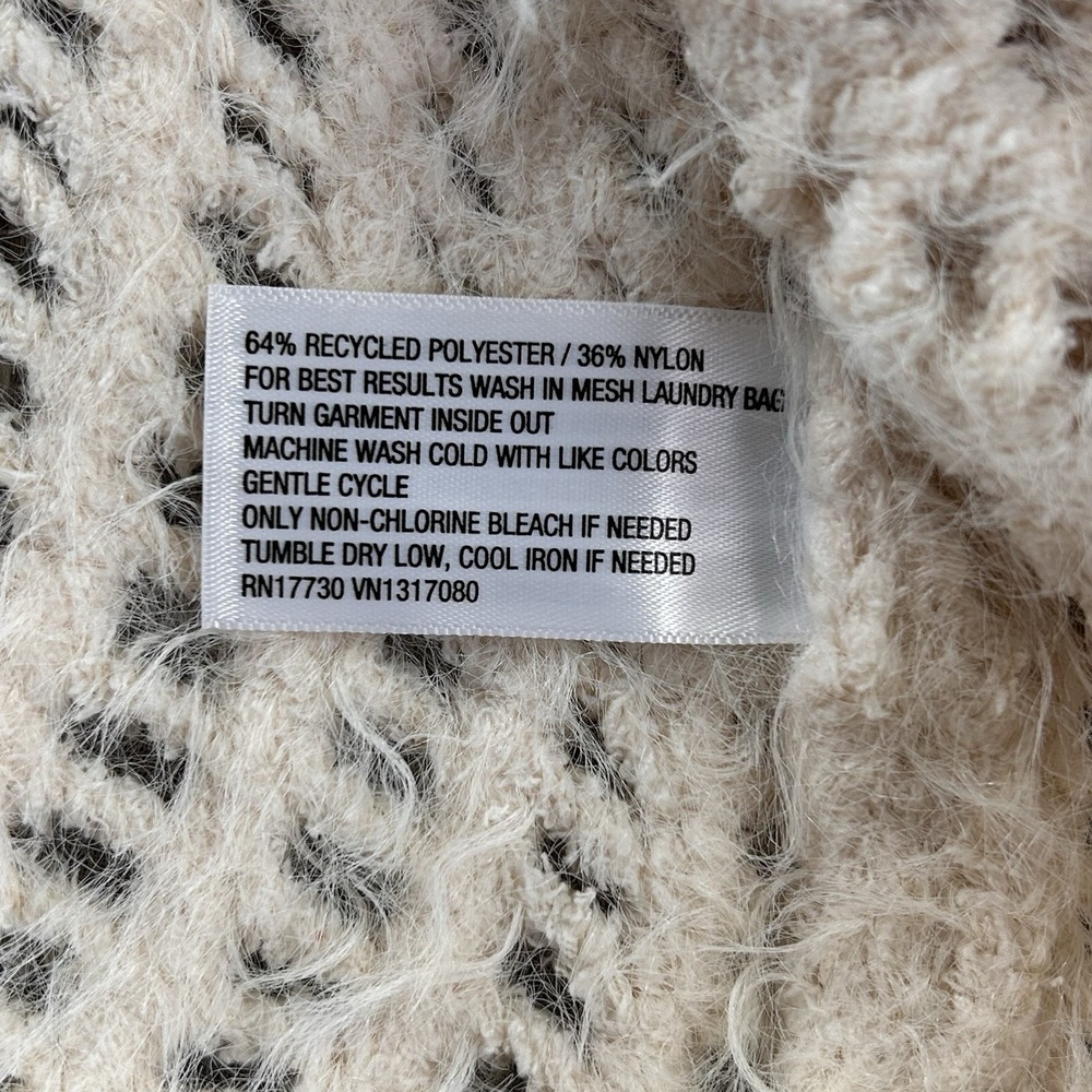 Universal Thread Cream Cropped Cozy Fuzzy‎ Sweater Women's Large Winter Cabin - Picture 7 of 11